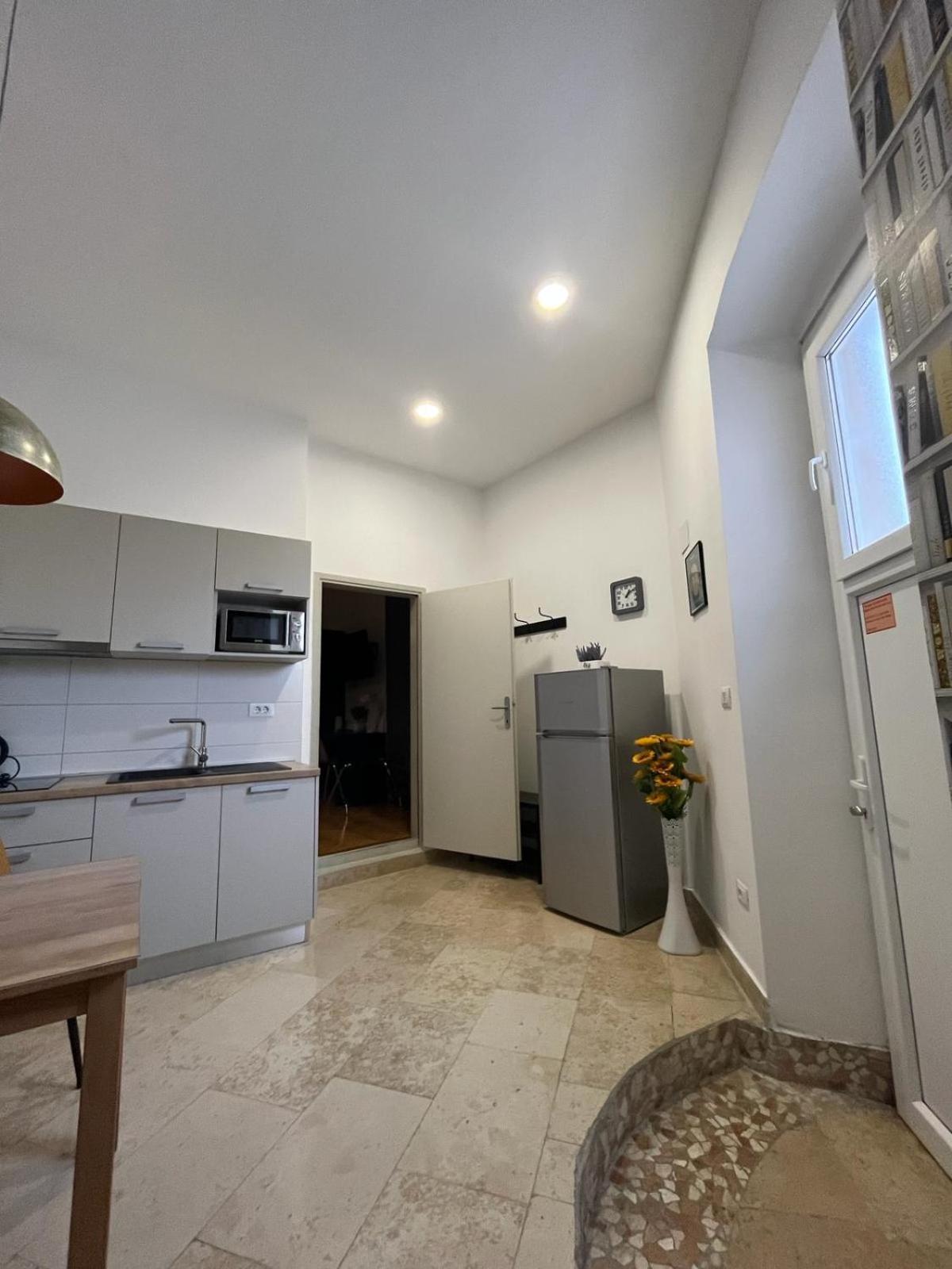 Apartment Arena Pula Ngoại thất bức ảnh